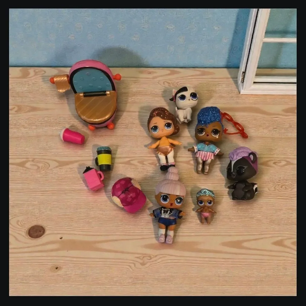 L.O.L. Surprise! Glittery Doll Set with Purple Handle - Picture 3 of 6